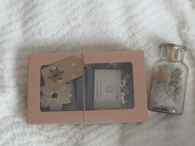 Coffret porte-savon et savon forme &quot;Fleur&quot; Exfoliant Bergamote
