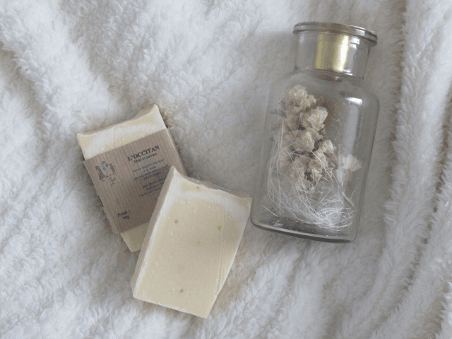 L&#039;Occitan : savon local aux huiles de tournesol et colza, au miel, à la cire d&#039;abeille et au safran